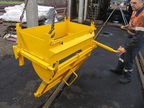BREAK PAD DUMP BOX Worn Brake Pad Hopper for safe handling and empty mechanism.